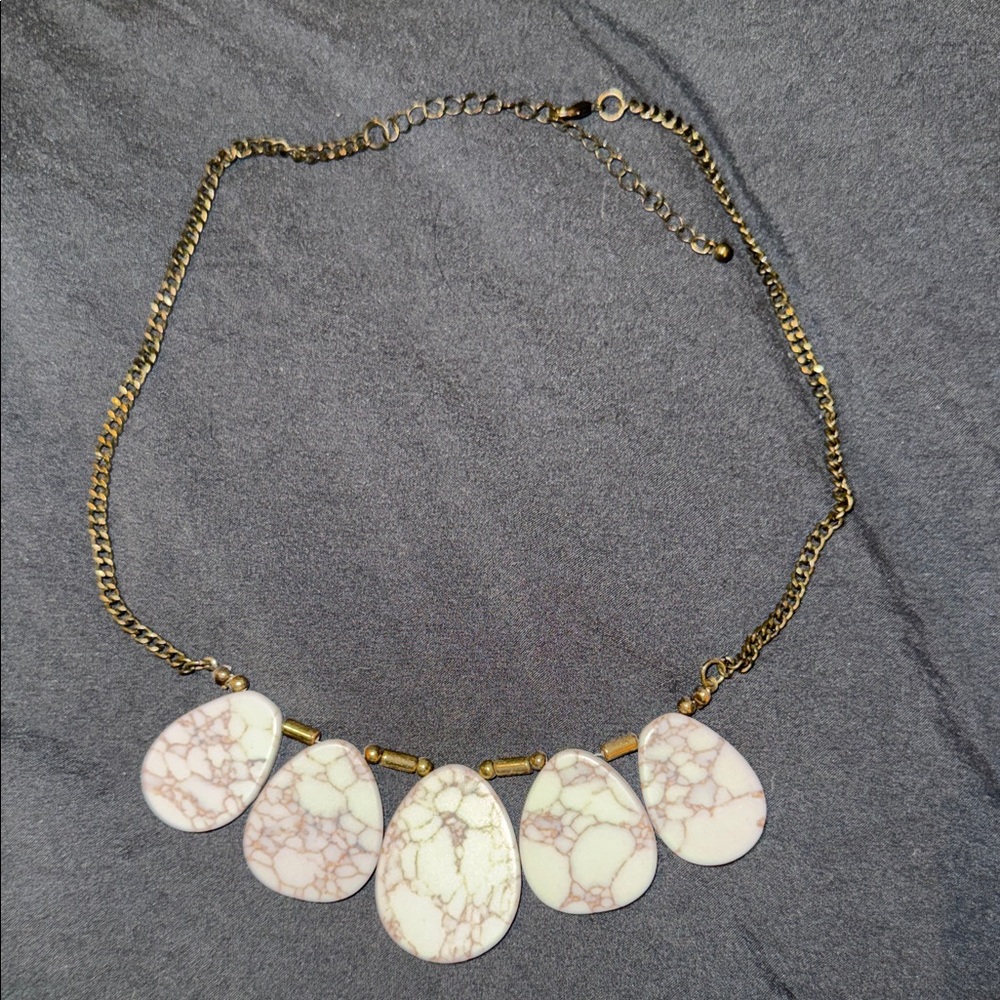 Elegant Gold and Cream Teardrop Necklace